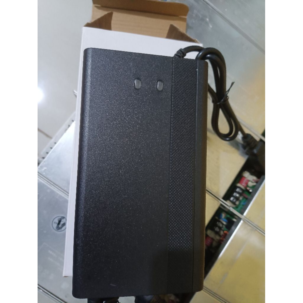 Charger Batre AKI motor listrik 60v 20ah, output 73,5v 3A