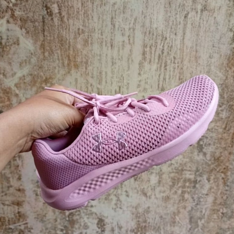 (Size 38,5) Sepatu second UA