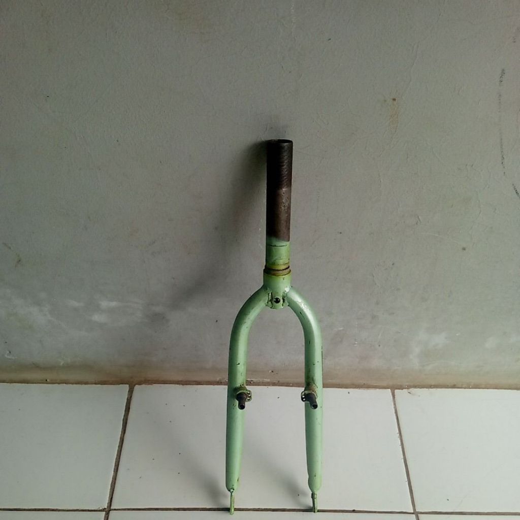 Fork  drat standar    Diameter luar steertube: 25.4 mmDiameter dalam steertube (untuk stem): 22.2 mm