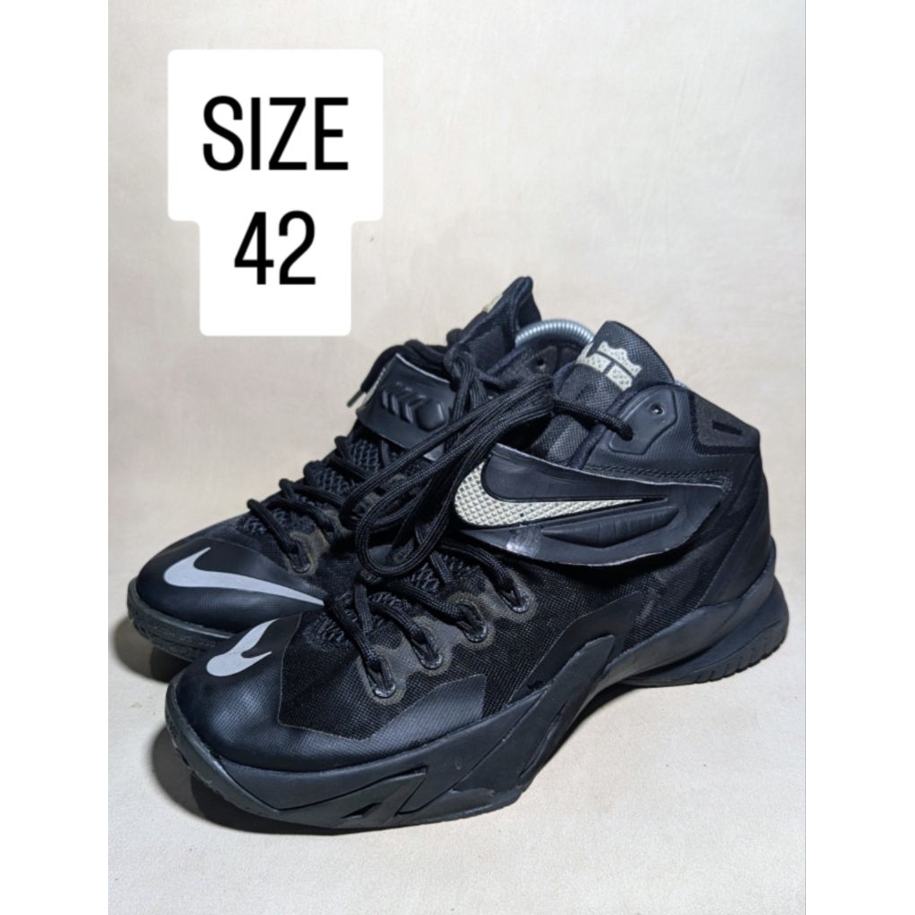 SEPATU PRELOVED NIKE LEBRON SIZE 42