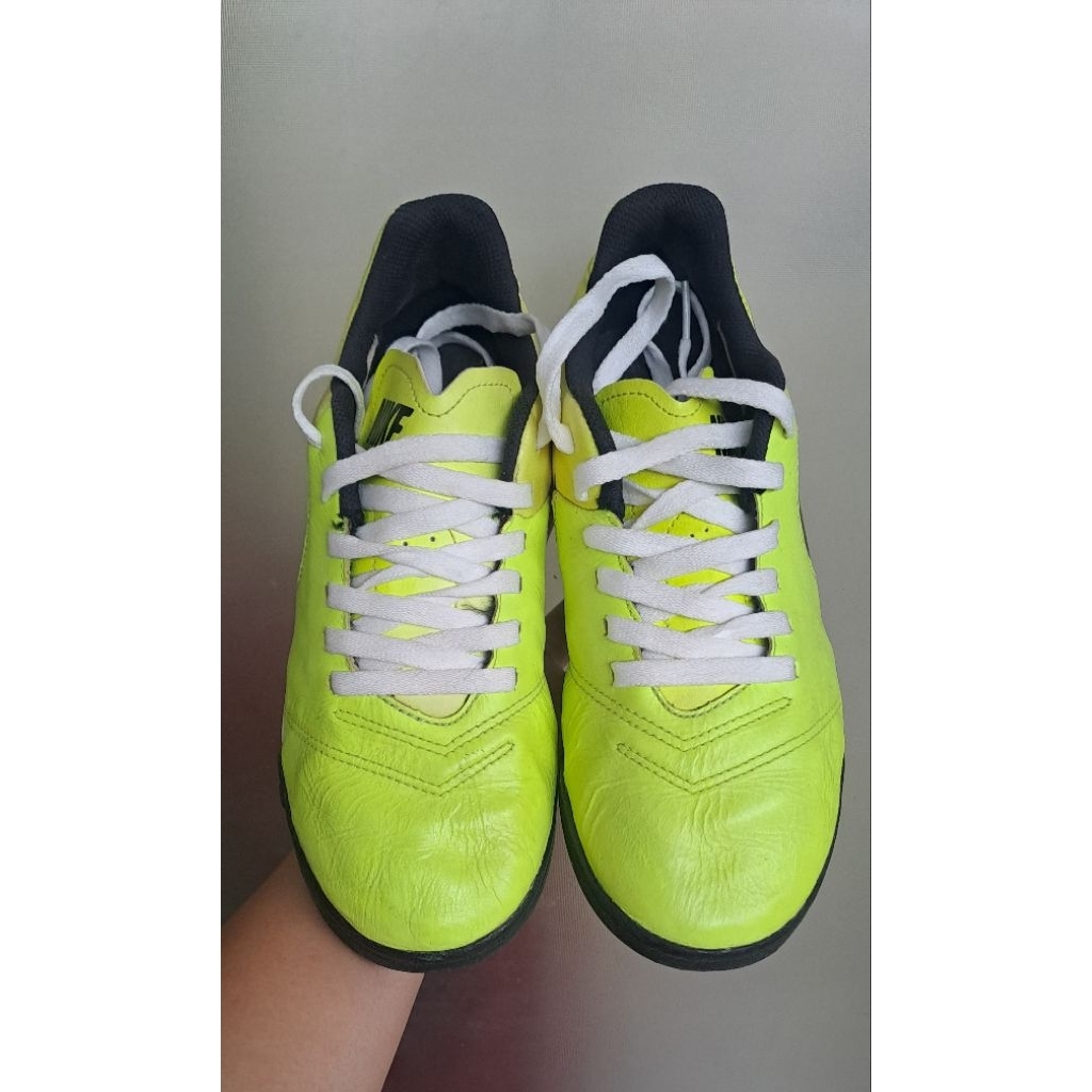 sepatu bola turf tiempo stabilo