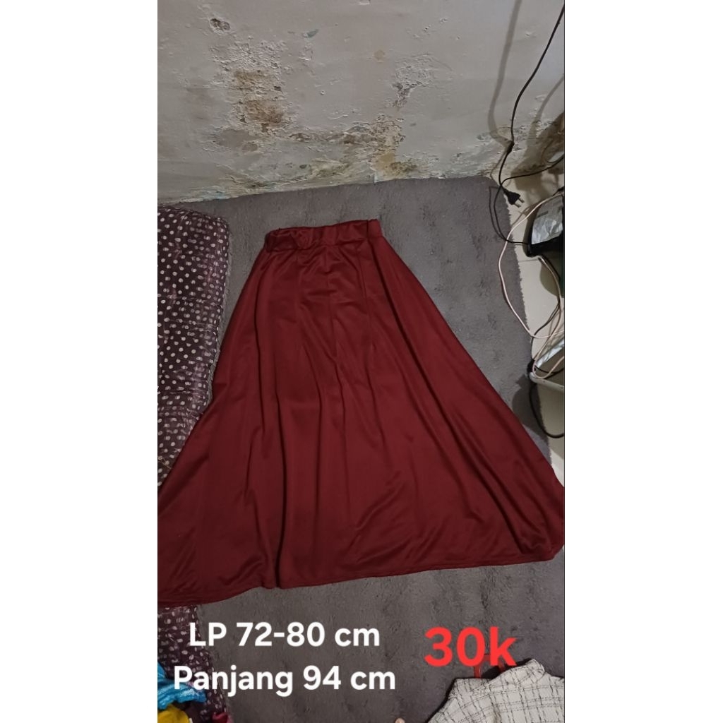 Rok Panjang Merah Maroon Scuba Maxi Flare