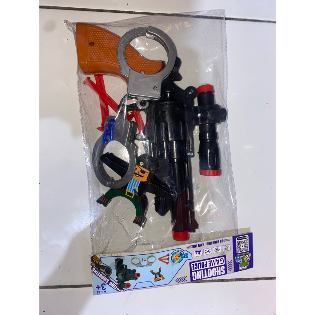 mainan pistol / shooting game police