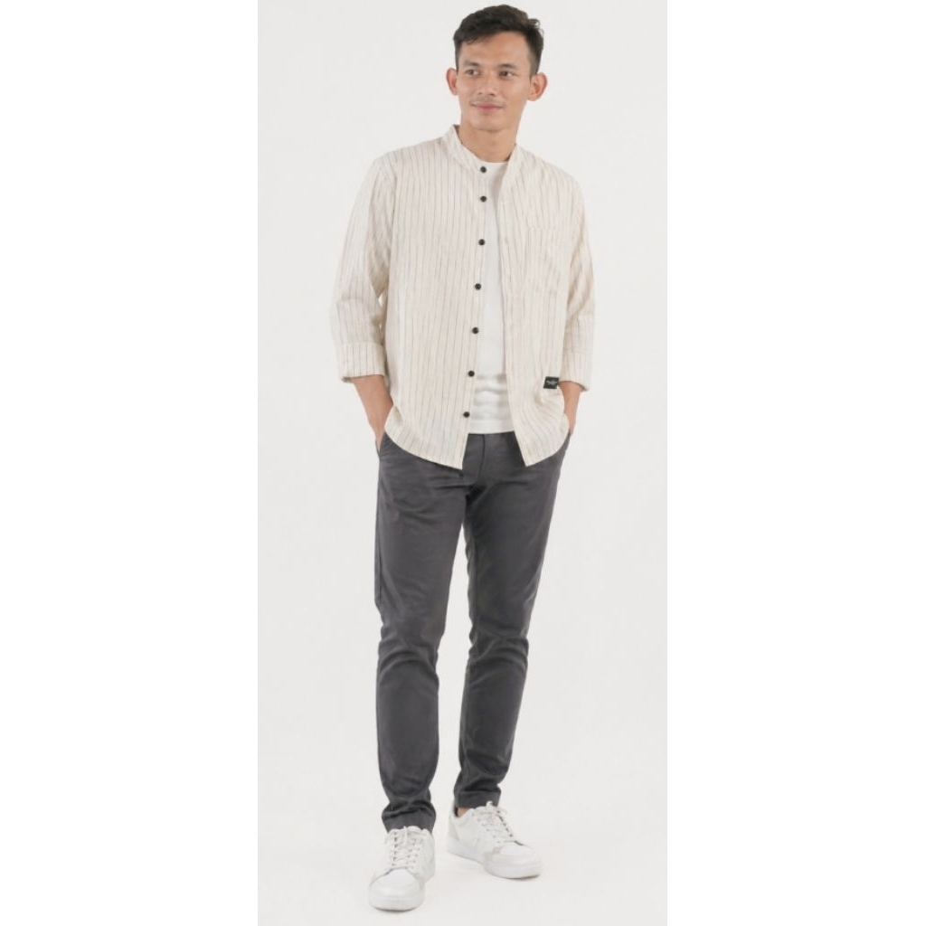 kemeja pria kerah sanghai cream motif garis vertikal lengan panjang