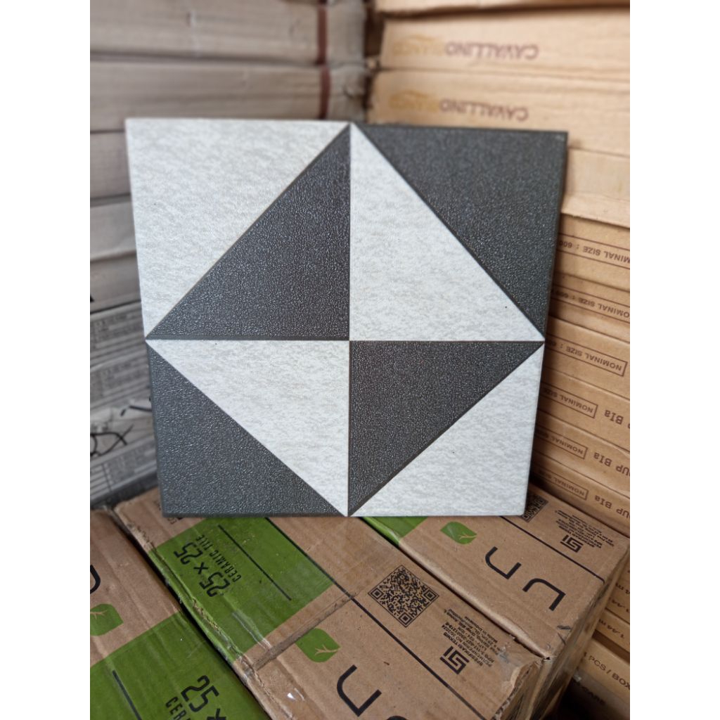Keramik lantai Ikad 25 x 25