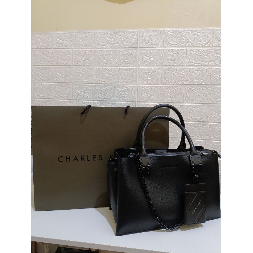 Tas Charles & Keith Hitam original 100%