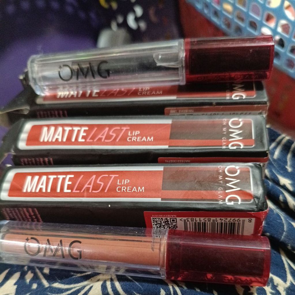 Matte last OMG lip cream no 11,25,04,14,15,13,01,12,23,26,10