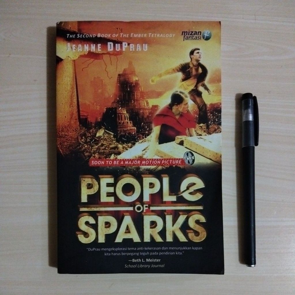 PEOPLE OF SPARKS - JEANNE DUPRAU - MIZAN FANTASI, 2009 - Buku Bekas Murah Original - B18