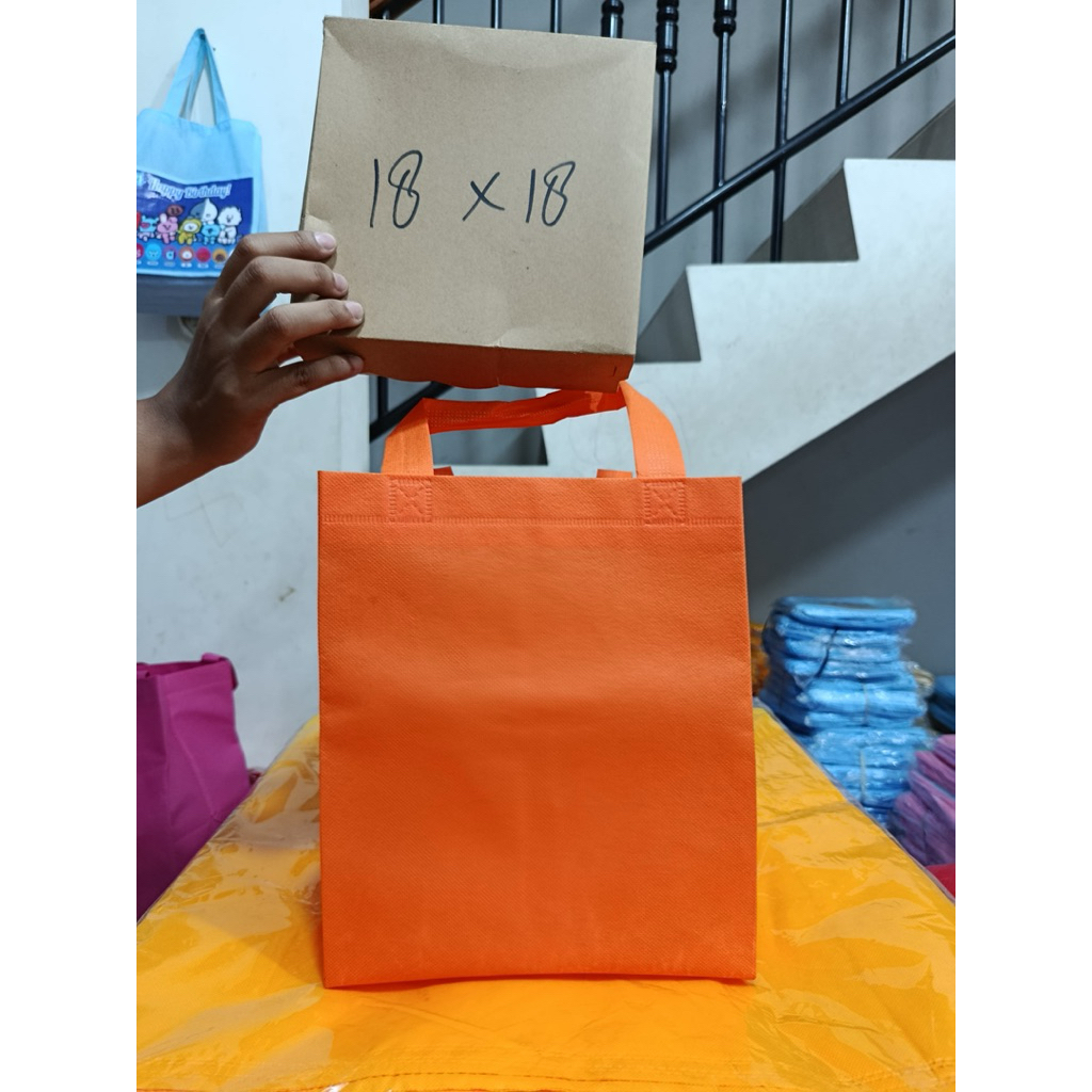 TAS BOX NASI PRESS 18x18