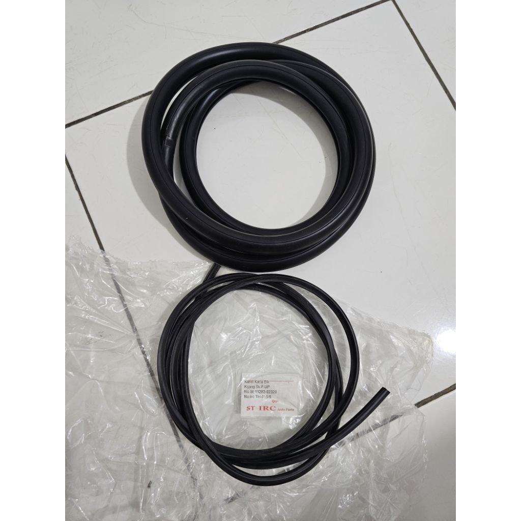 karet kaca belakang kijang 5k pick up