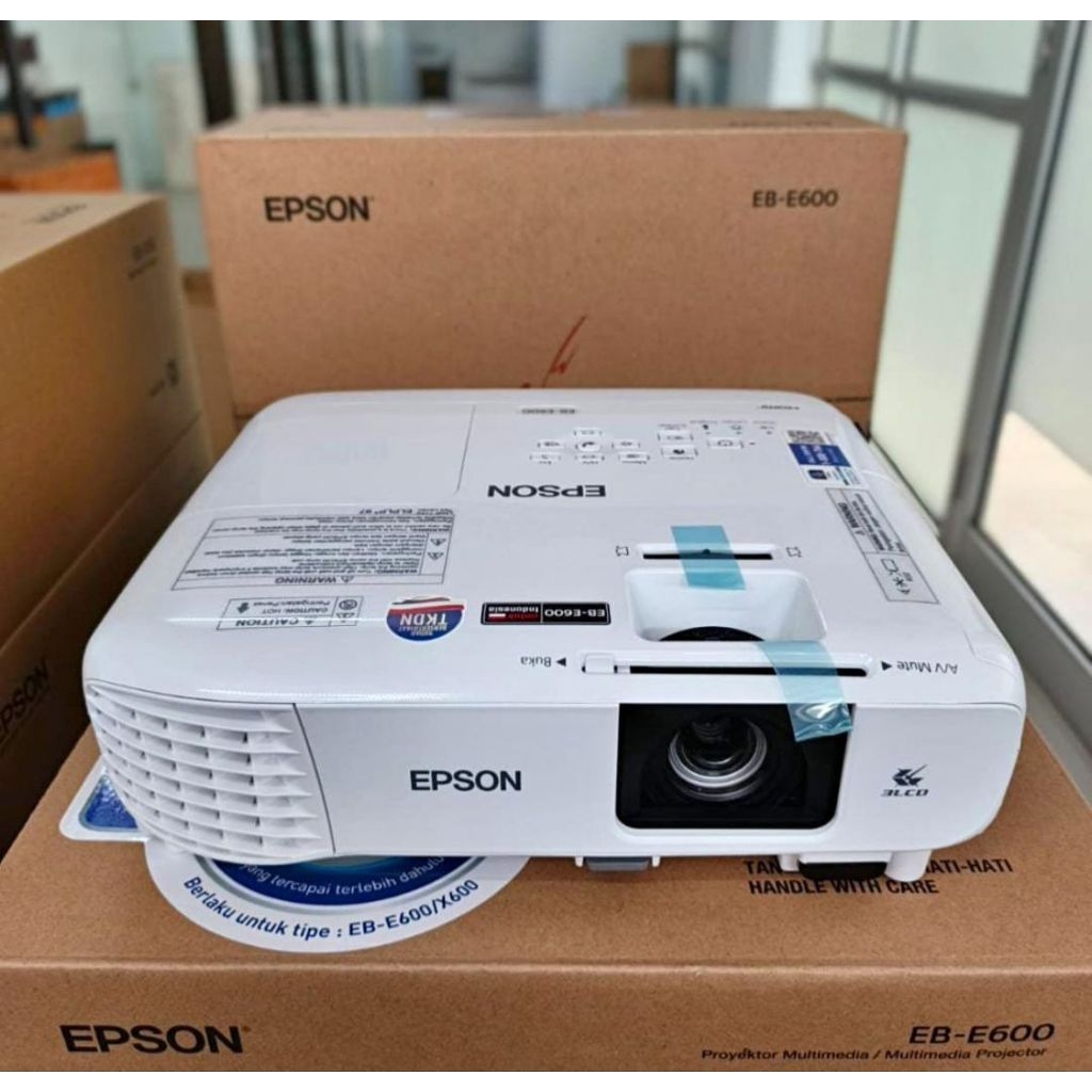 Proyektor EPSON EB E-600