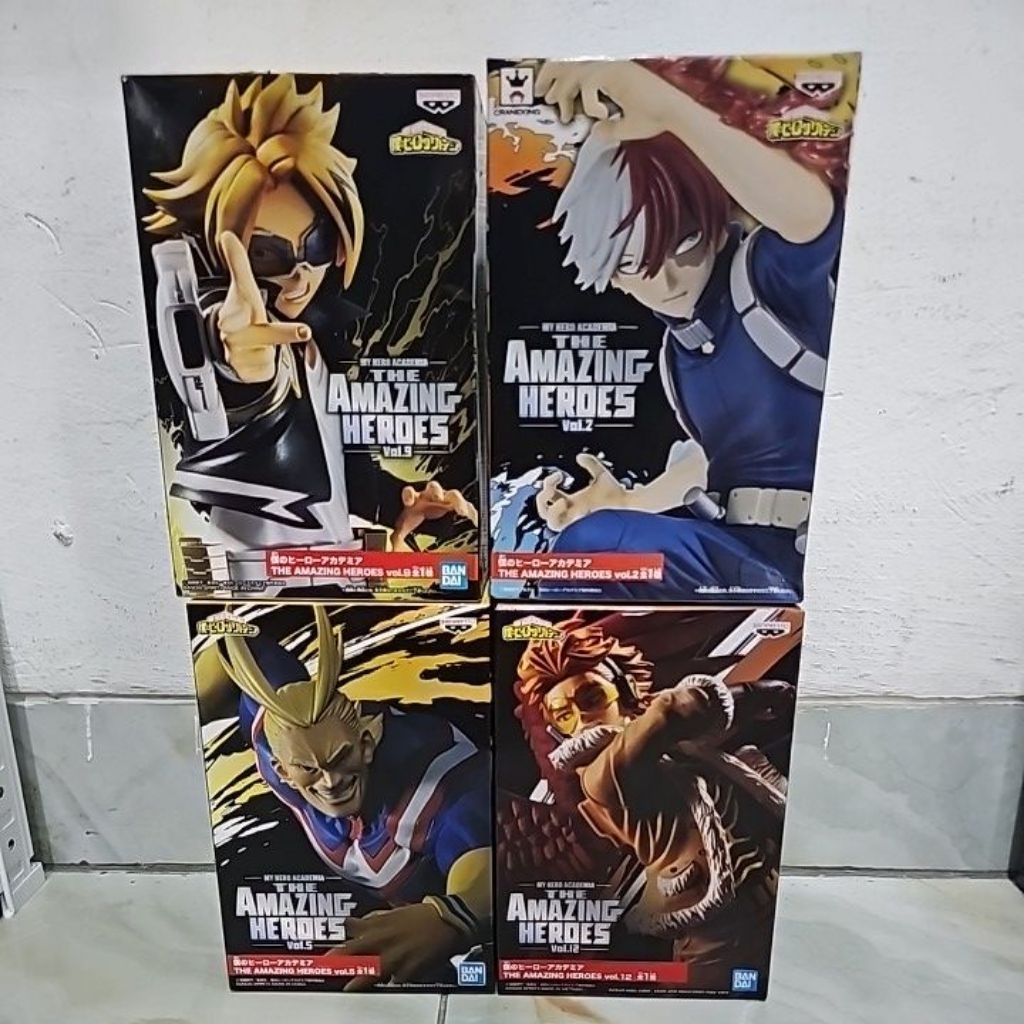 The amazing heroes My hero academia/ Boku no hero academia denki kaminari, todoroki shoto, all might