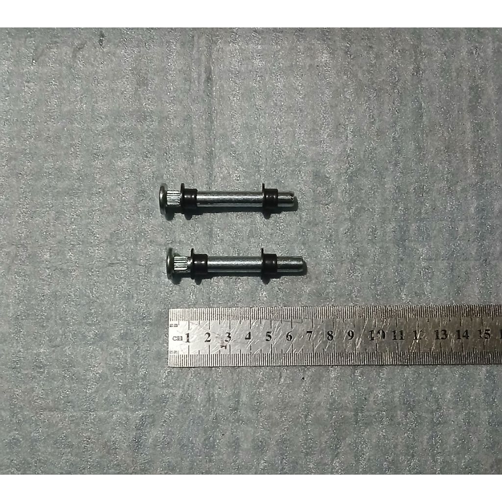 pen pintu engsel pintu + bos pemakain mobil kijang super kijang grand kijang rover dan lainya origii