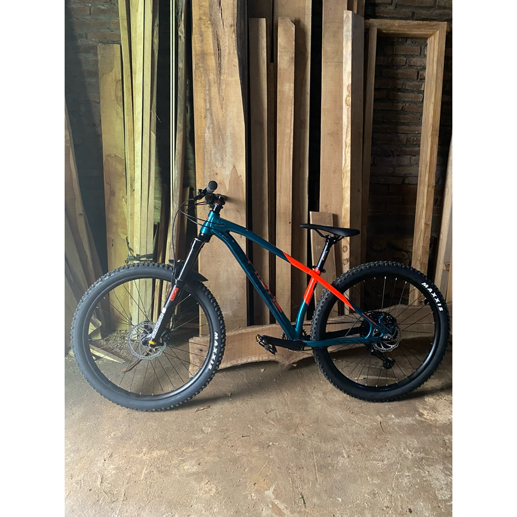 Thrill Wreak 3 T140 TERBARU Sepeda MTB 27.5