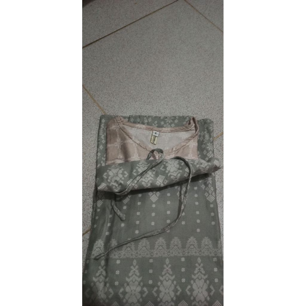 preloved gamis vanilla hijab sz S/M