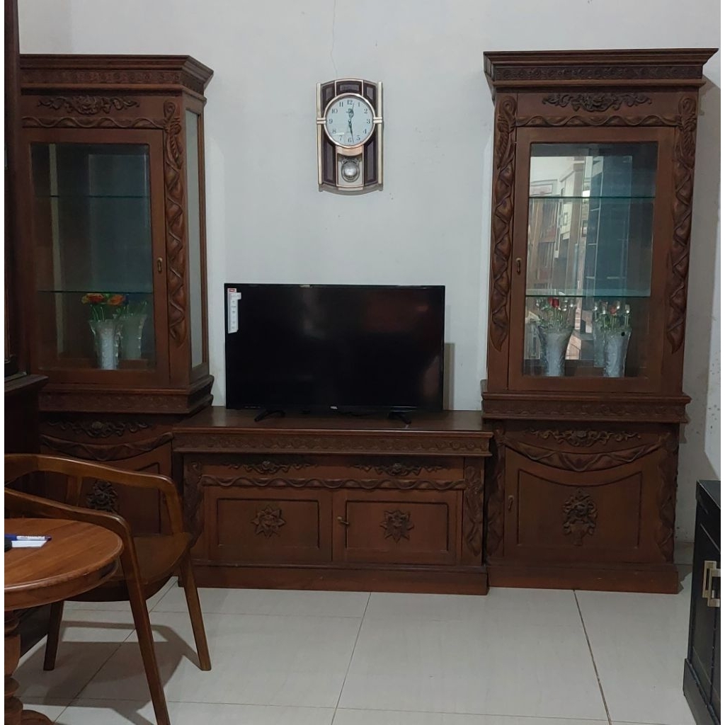 Lemari bufet tv pajangan ukiran kayu jati jepara
