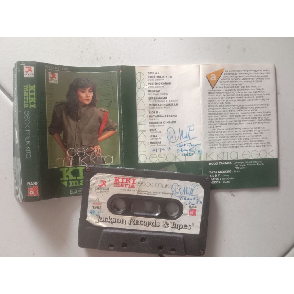 Kaset Pita Kiki Maria
