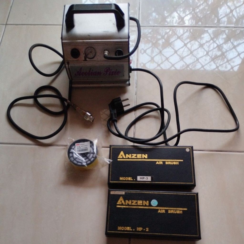 Kompresor airbrush untuk model kit beserta penbrush ( Kompresor Merk Aeolian Pixie dan Penbrush Merk