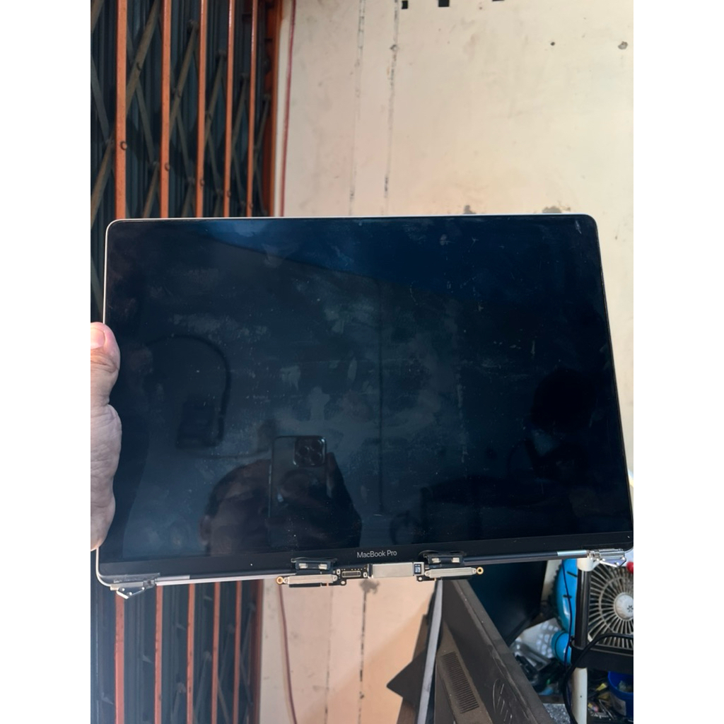 LCD MacBook Pro  16inch A1990 Bekas Copotan