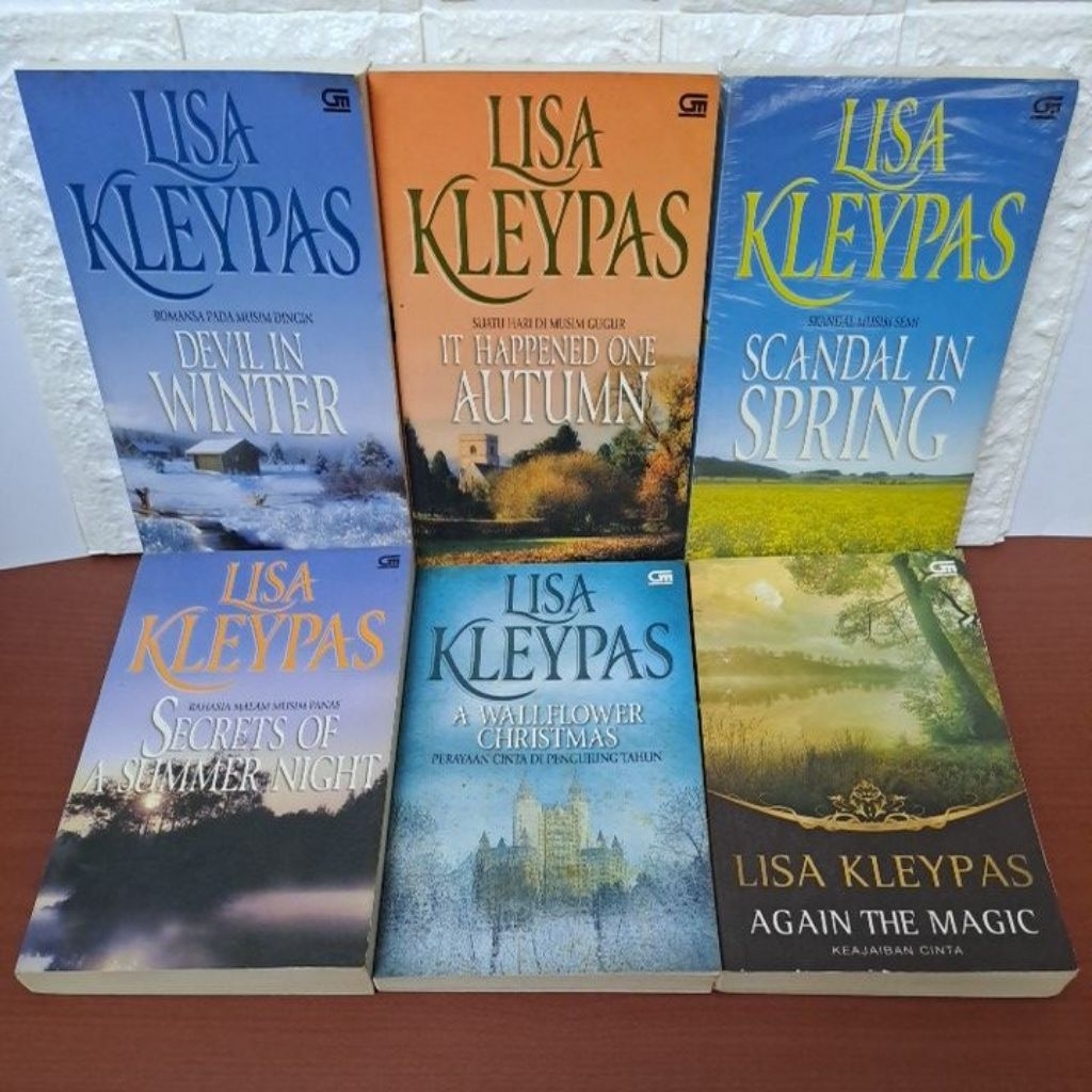 NOVEL SERI WALLFLOWERS DEVIL IN WINTER - SCANDAL IN SPRING - IT HAPPENED - SECRET OF A SUMMER - A WA
