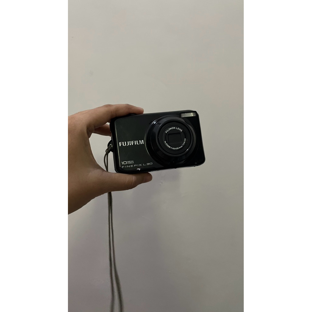 DIGICAM FUJIFILM L30 RARE BLACK SECOND PRELOVED BEKAS KAMERA CAMERA CAMDIG DIGITAL