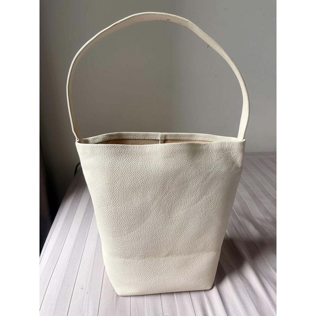Preloved Tas Branded The Row Hobo Tote Bag White Putih