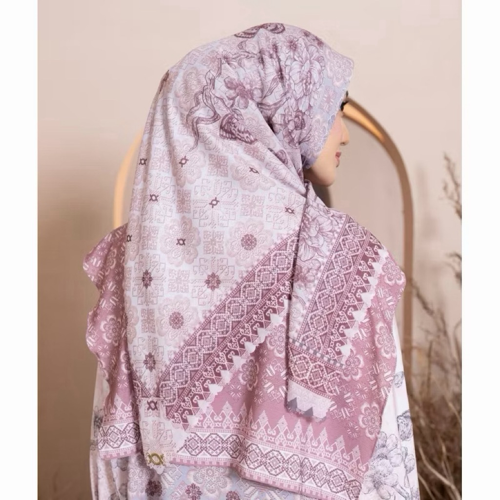 Medinela Scarf by Wearing Klamby [Hijab Motif Segi Empat]