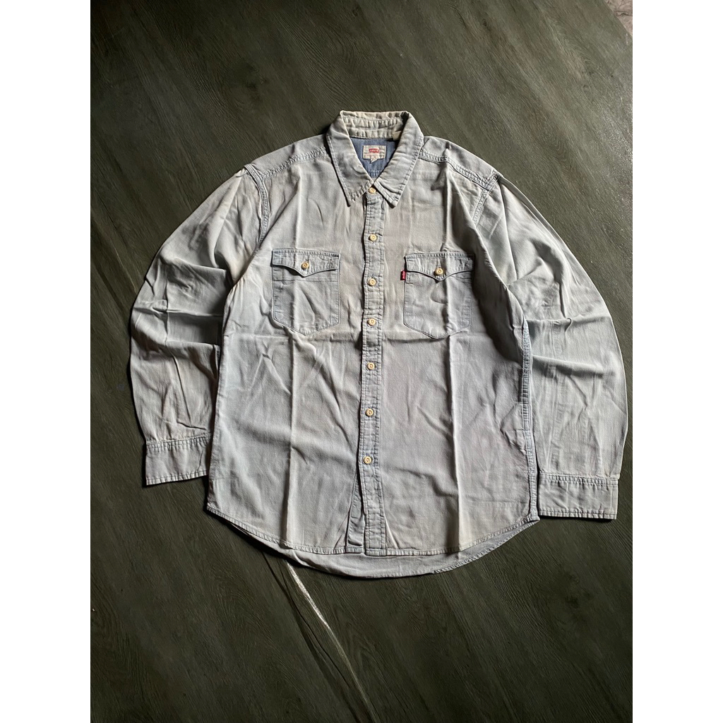 kemeja levis