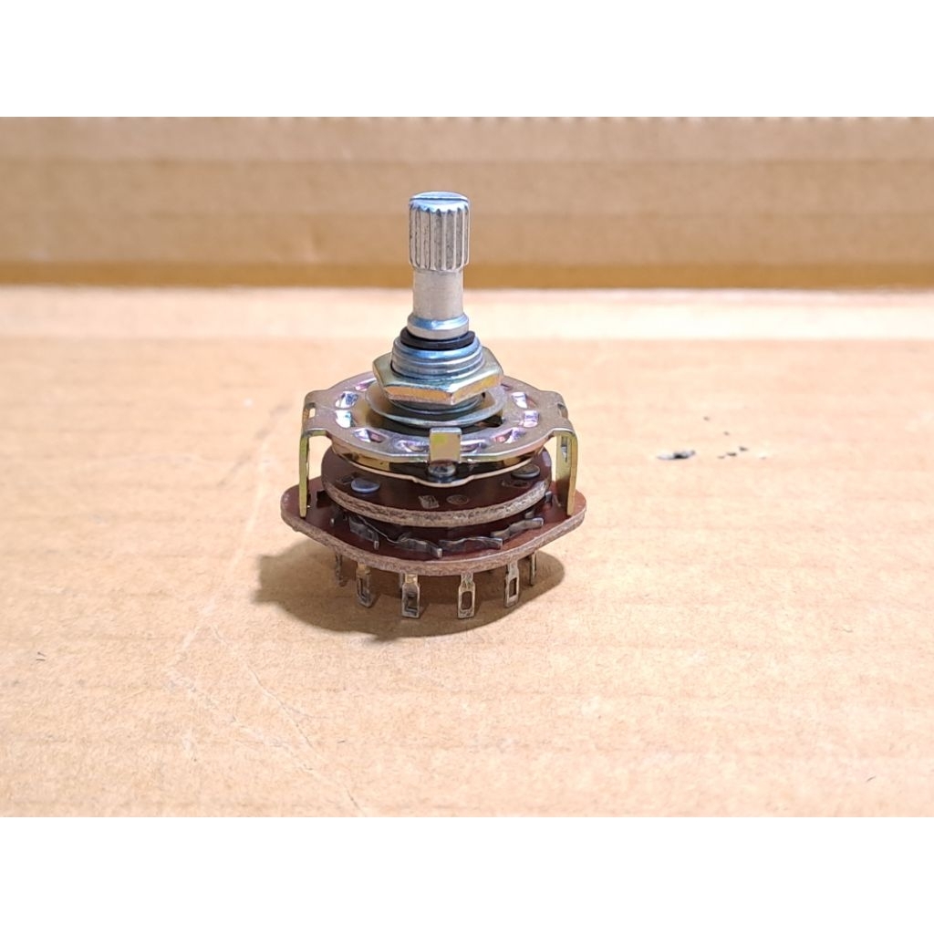 Rotary Switch 4 Posisi 3 x 4 Select For Audio & Universal .