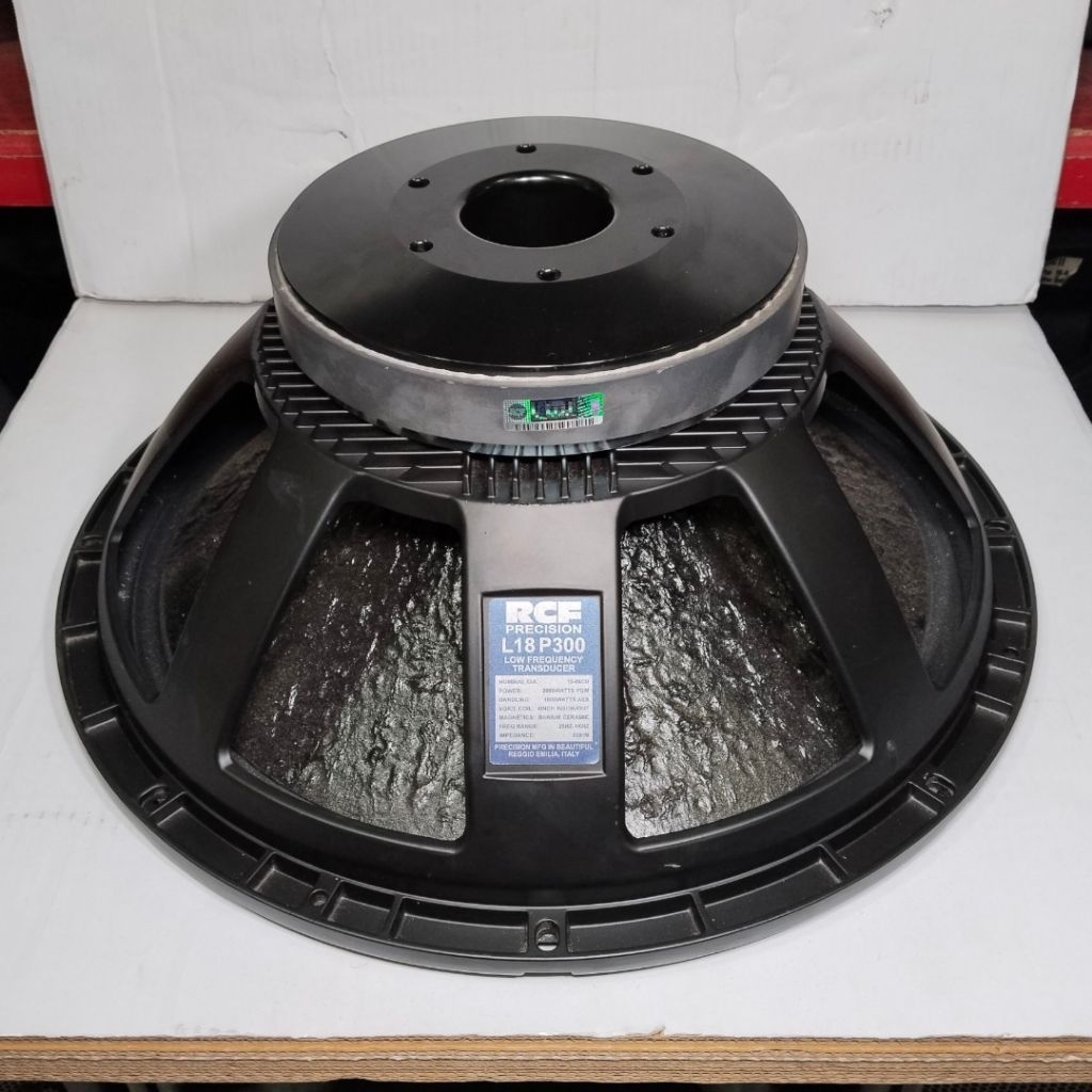 PROMO Komponen Speaker / 18 Inch / RCF LF18P300 / VC 4 IN / LF 18 P300 18P300 M / 95 dB - RMS 1000 W