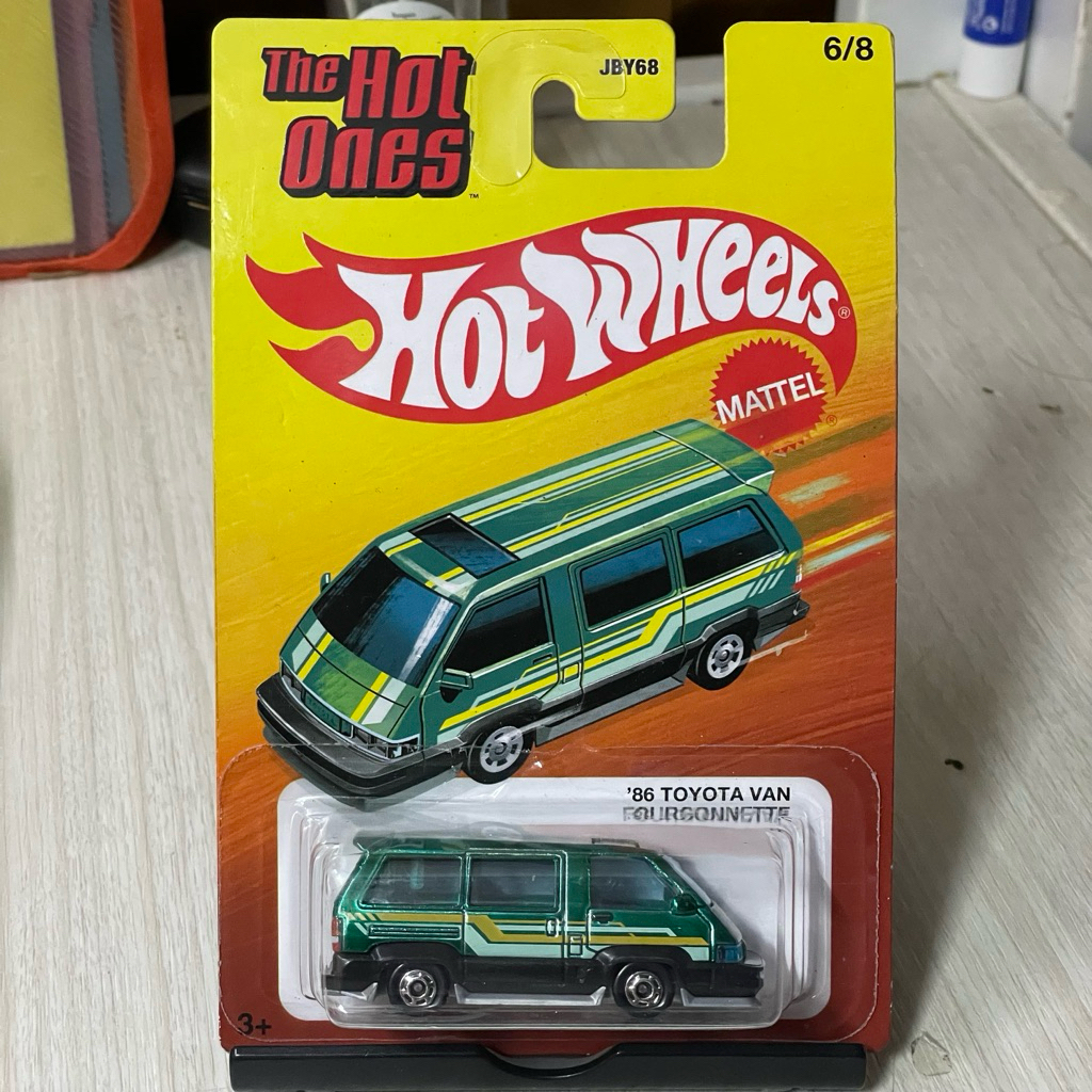 Hot wheels '86 Toyota Van fourgonnette the hot ones series diecast mobil balap mainan