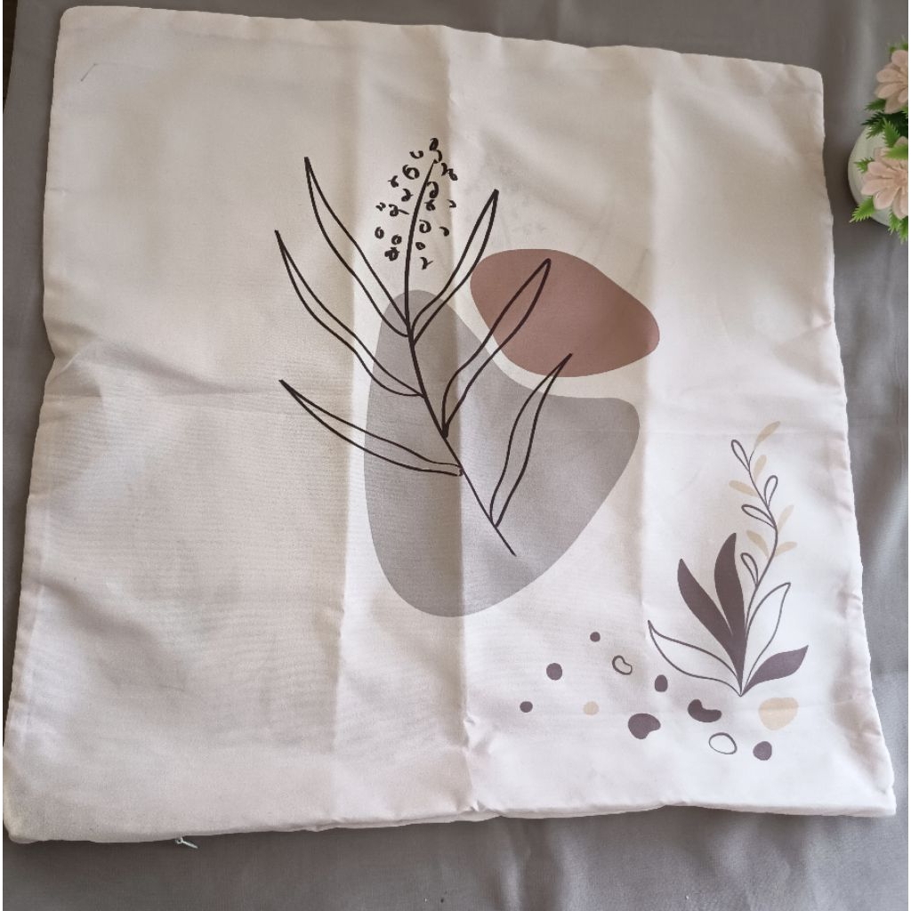 [PRELOVED] Sarung Bantal Sofa Aesthetic