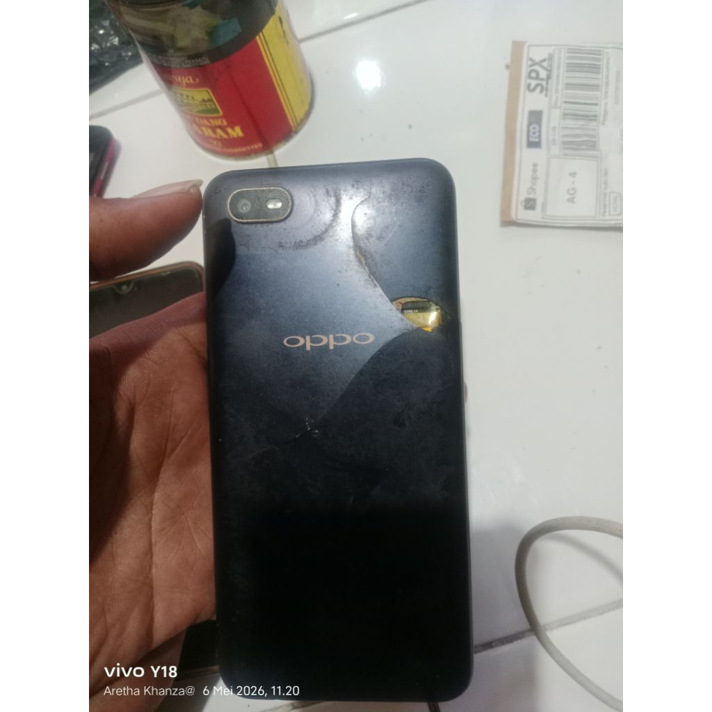 oppo a1k getar saat di cas
