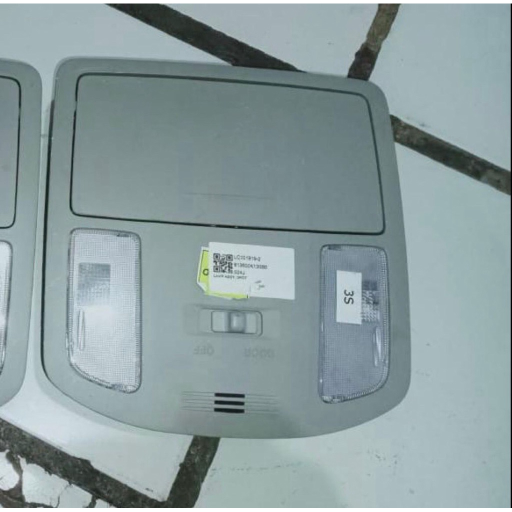 Lampu Plafon Innova Original Lelangn Pabrik 100% Original untuk Mobil Innova