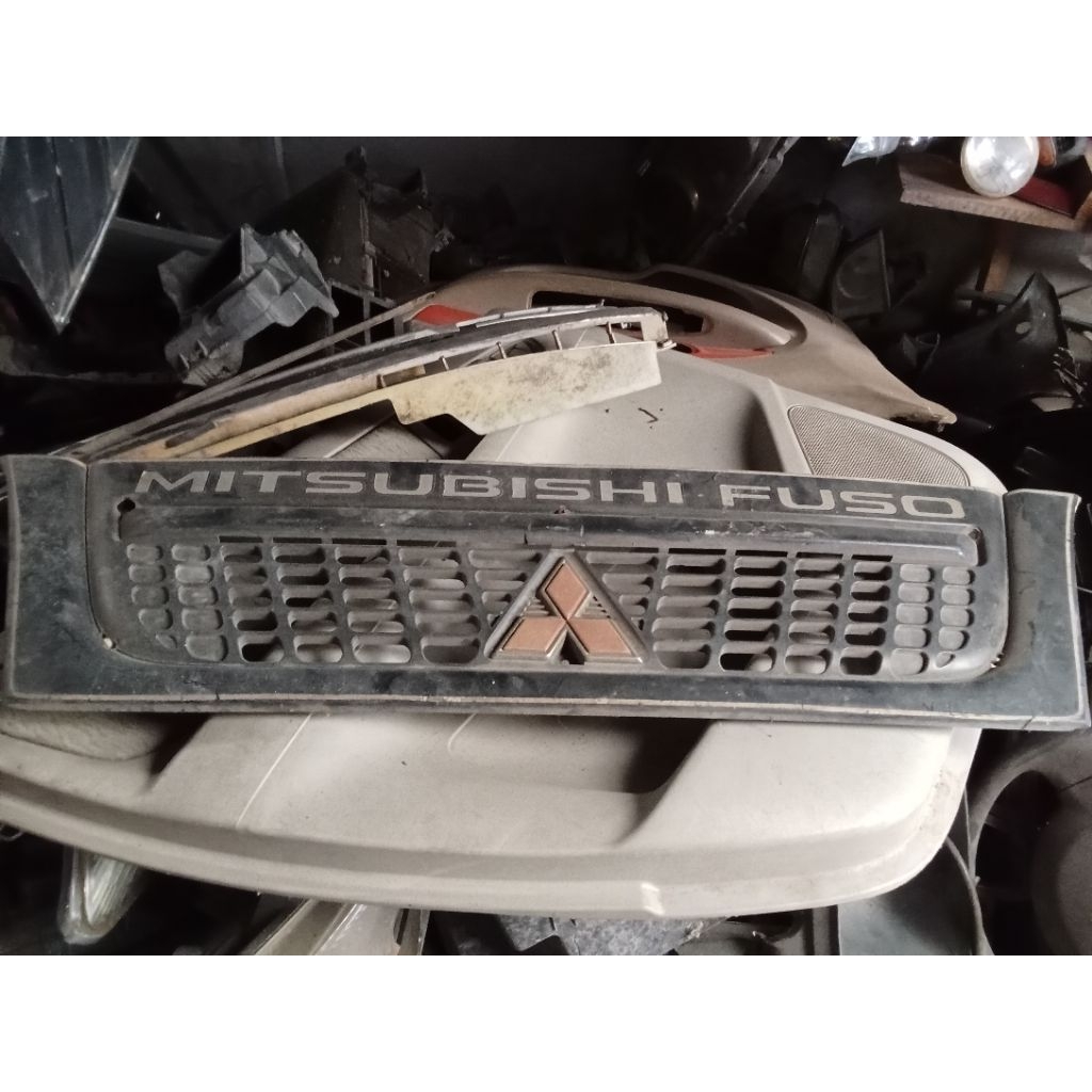 Grill Mitsubishi Fuso/Canter