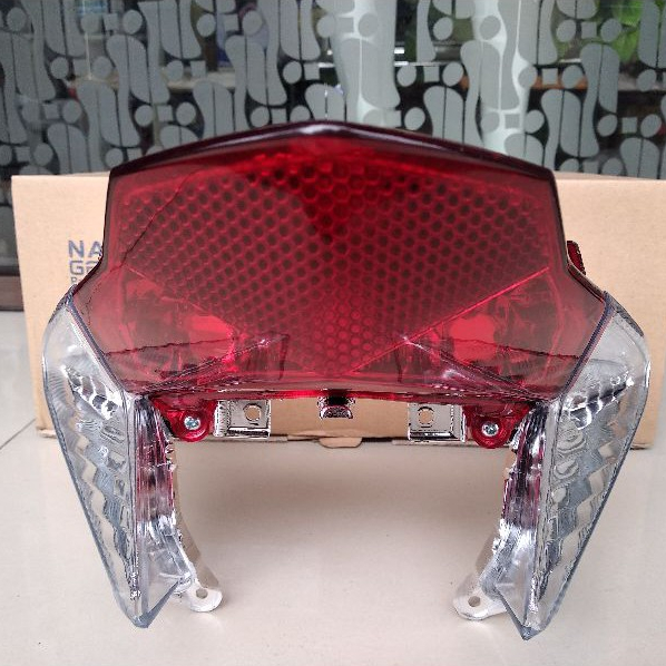 Lampu stop belakang set Vario techno 125 old assy