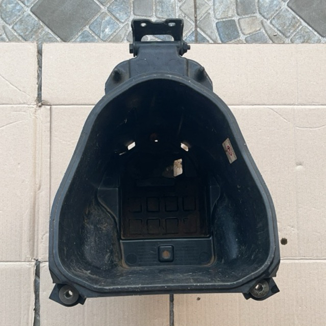 Box bagasi wadah tempat aki motor absolut revo dan blade old 110 cc original copotan