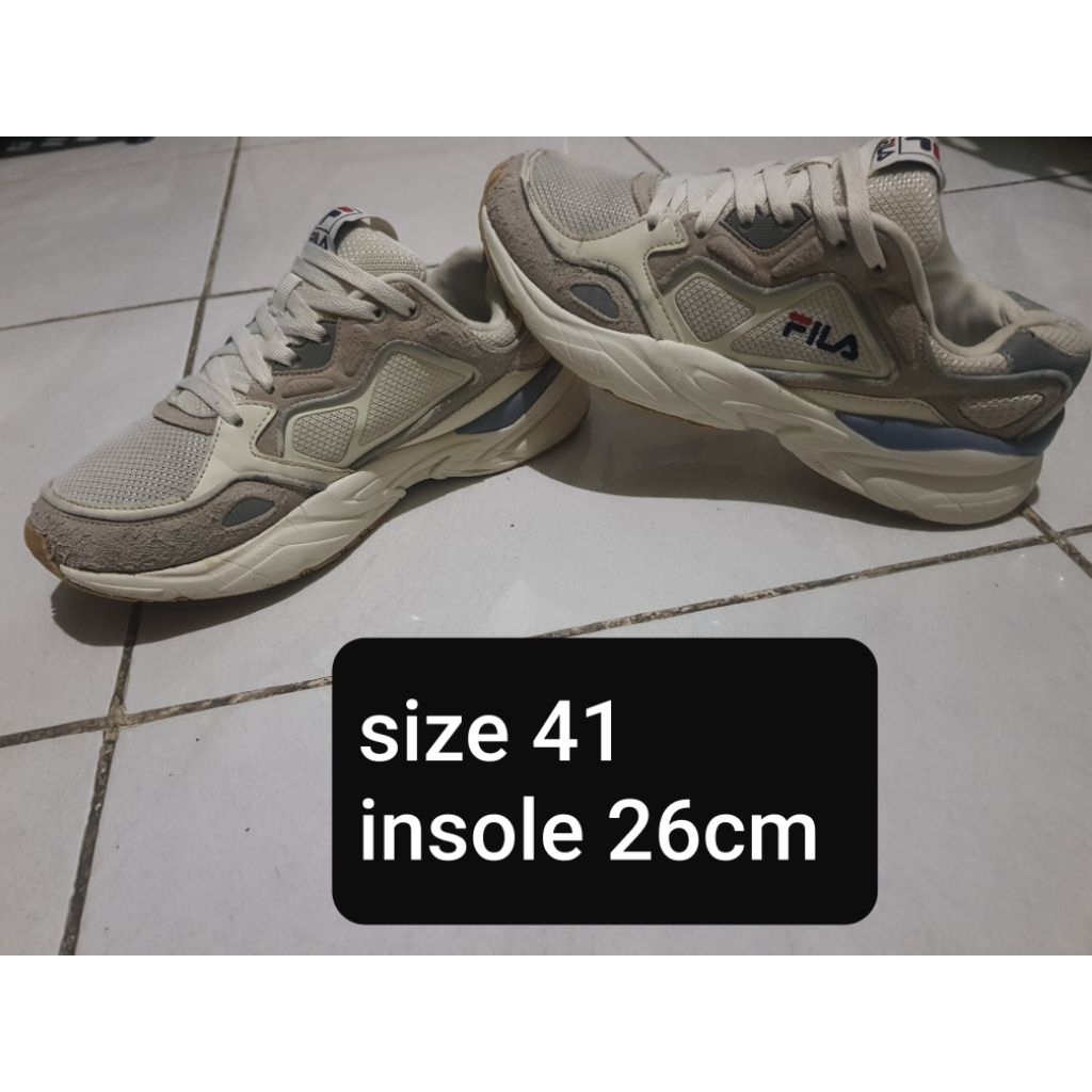 SepatuSneakerSportFILA