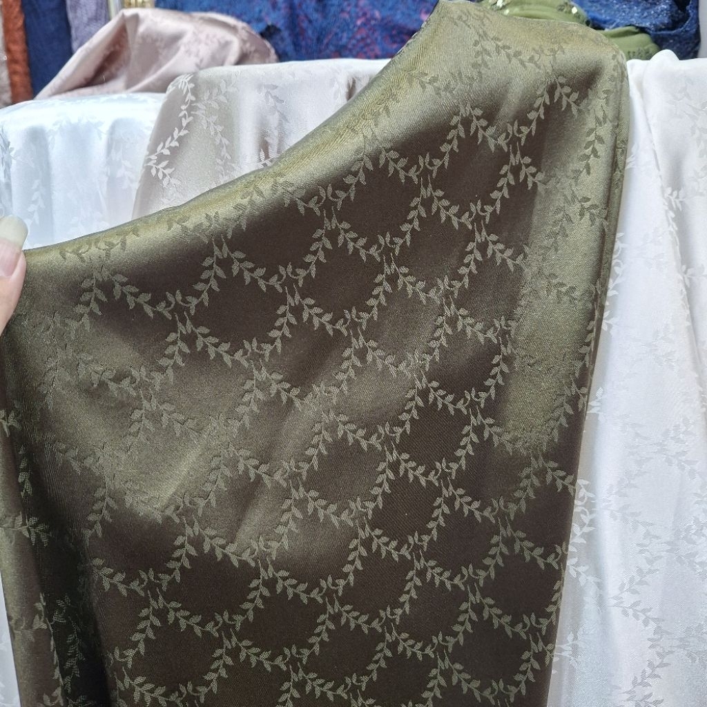 Kain Jacquard Silk Motif Bunga Kotak / Kain Jaguar