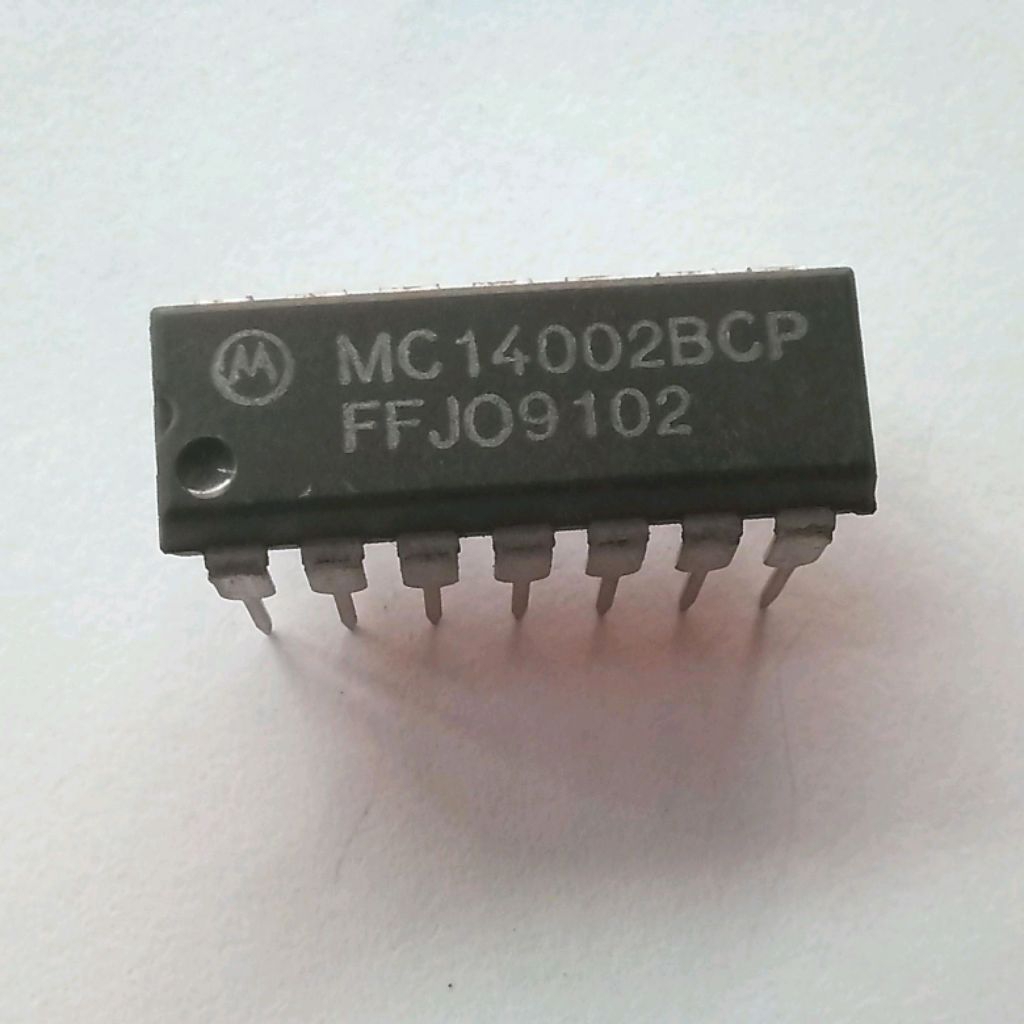 IC 4002 CD4002 MC14002BCP Motorola CMOS DIP