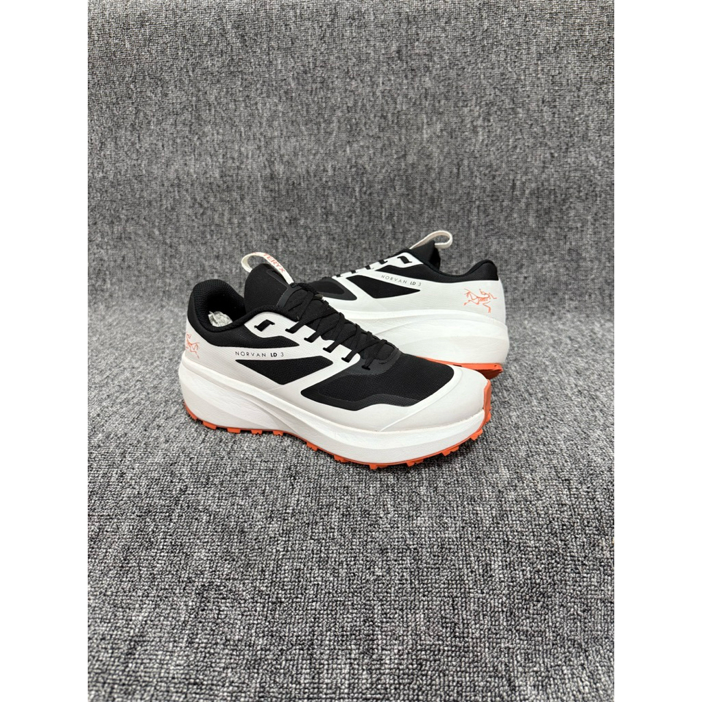 SEPATU ARC’TERYX