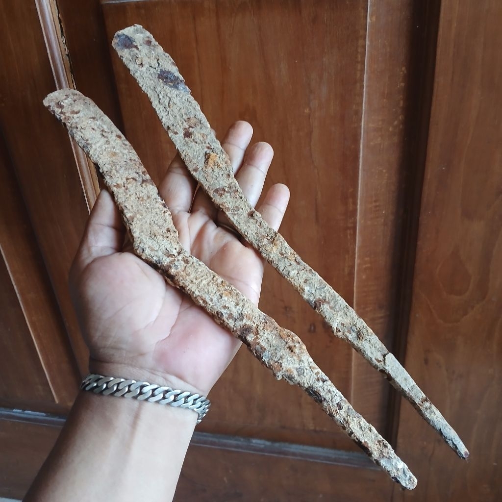 Koleksi Temuan Galian Tanah Sepasang Pusaka Jenis Kudi Lar Bango KaBudhan