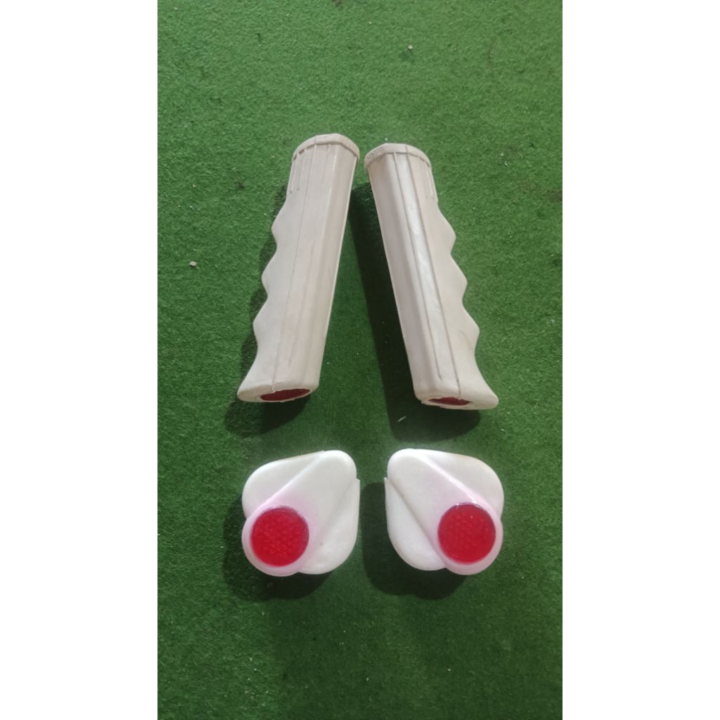 grip dan cover crank sepeda jadul minion balap