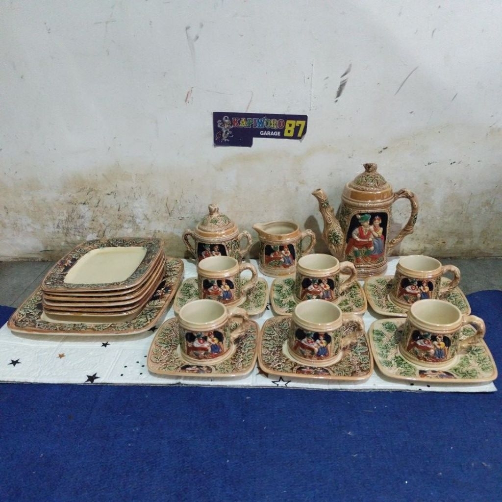 tea set Valentino majolika cangkir antik keramik motif timbul