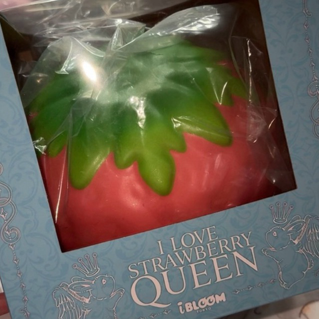 I LOVE STRAWBERRY QUEEN IBLOOM SQUISHY | NEW