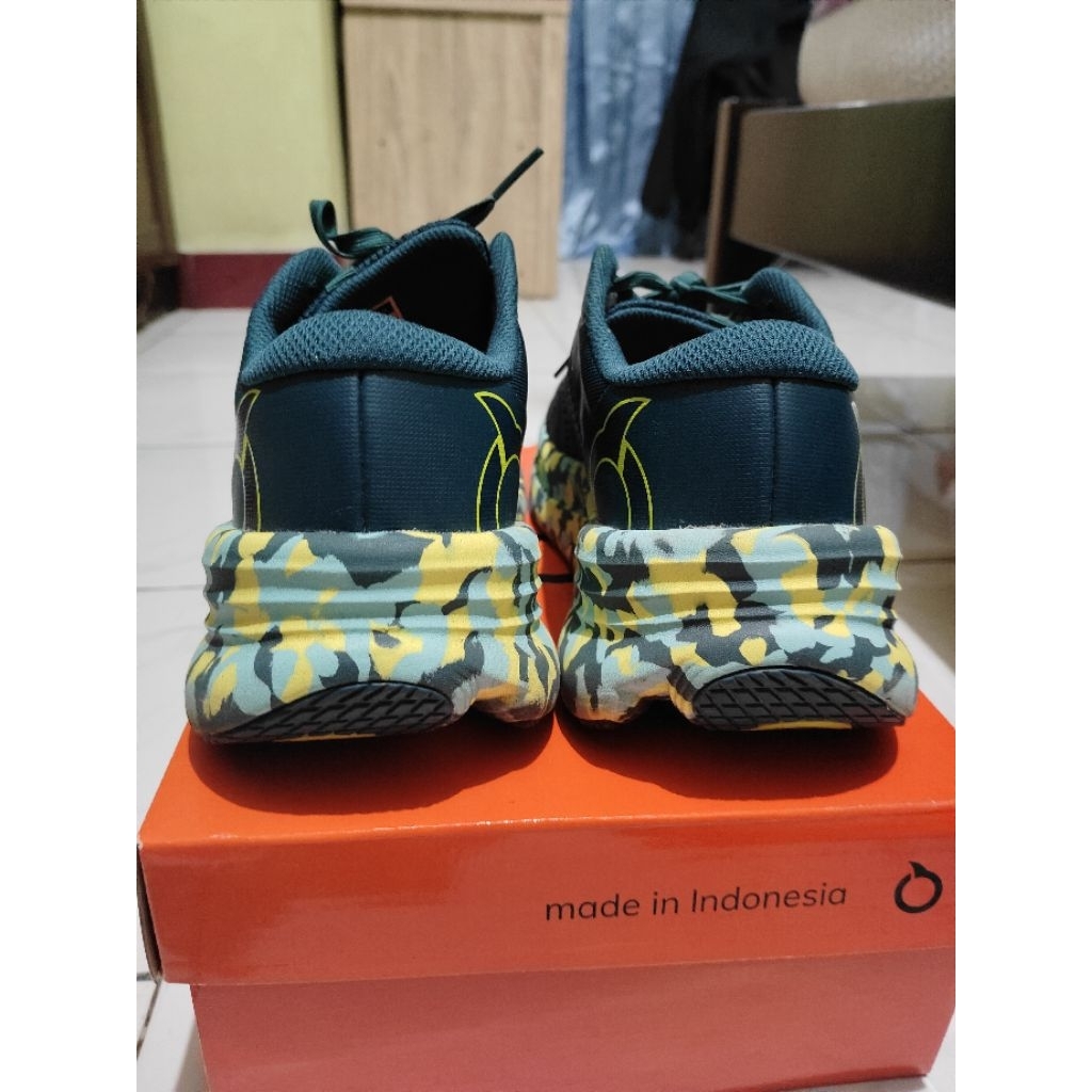 Preloved Running Shoes