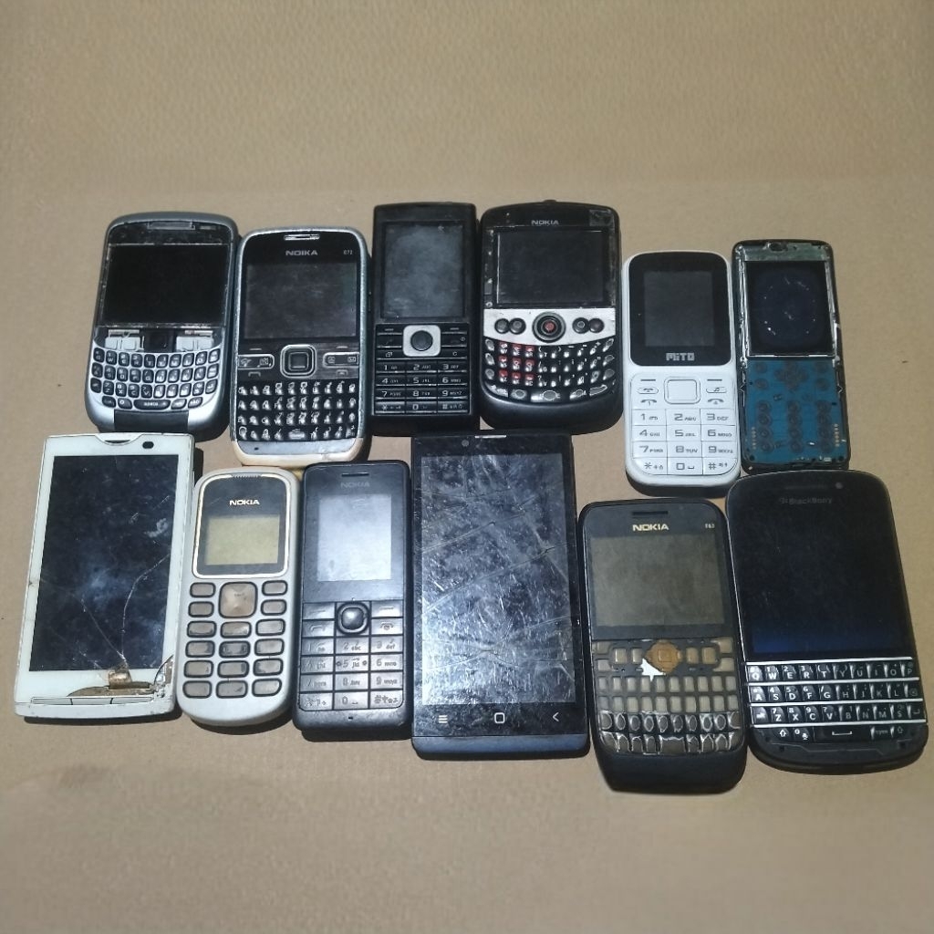 Bahan Servis HP Jadul Rongsok Nokia BlackBerry Android Sparepart Kanibal Mesin Mati Nyala Teknisi

