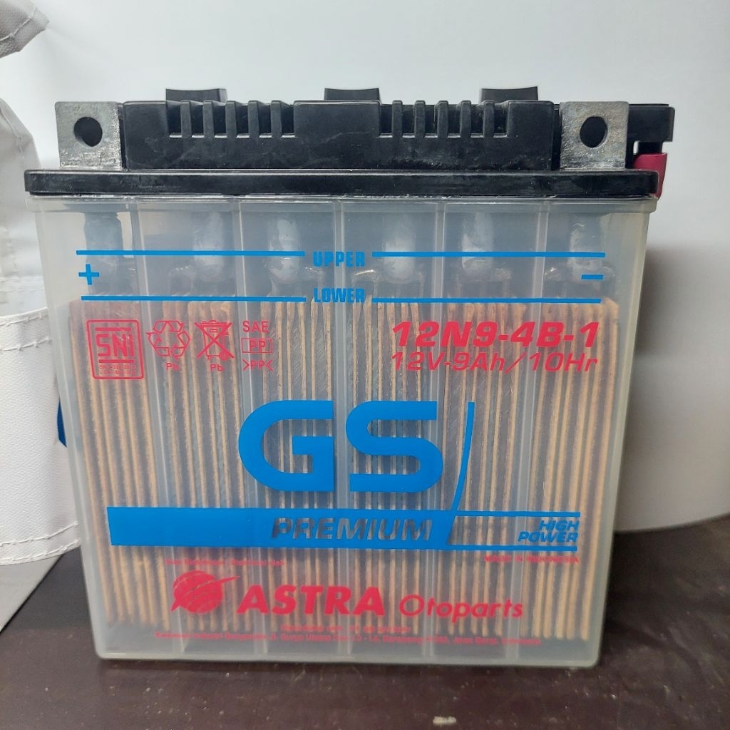 AKI BATERAI MOTOR BASAH GS ASTRA 12N9-4B 12V 9AH THUNDER 125