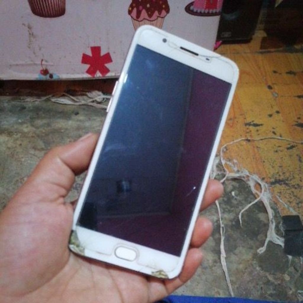 jual lcd oppo f1s minus retak sentuh masih normal lcd aman kami kirim sesuai poto plus kesing