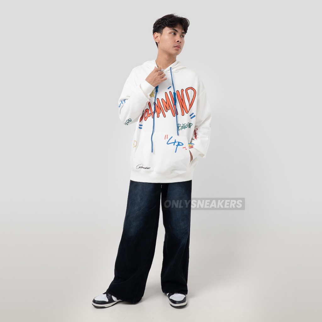 CALMMIND GRAFFITI WHITE HOODIE
